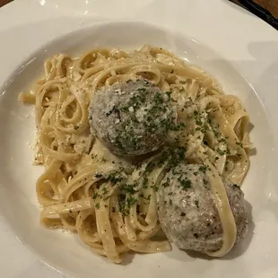 Fettuccine Alfredo with meatballs