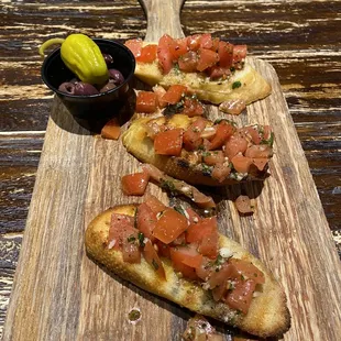 BRUSCHETTA POMODORO