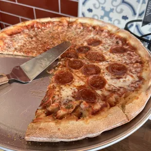 Pepperoni pizza half cheese