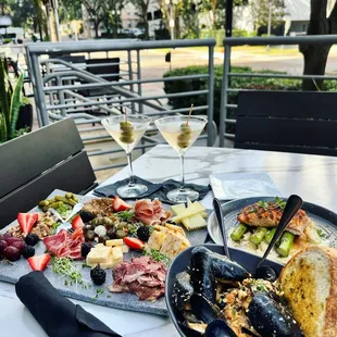 oysters and mussels, outside