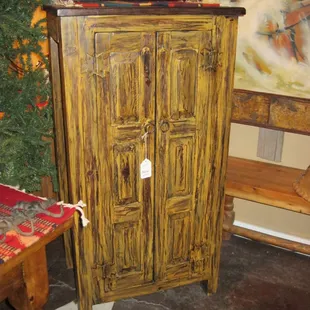 Yellow wash jelly cabinet