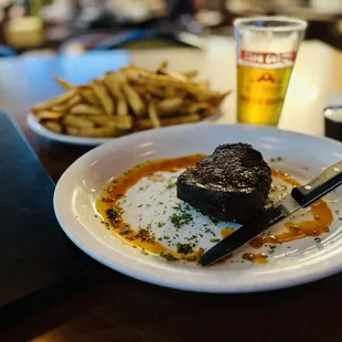 10 oz filet  Fries
