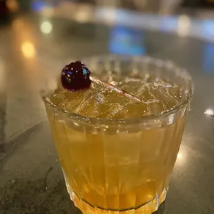 King&apos;s Queen ($16 during HH) Sir Davis Rye Whiskey, honey (customized to lower amount to be less sweet), fig splashed w lemonade