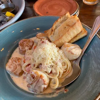 Pasta w/ Scallops