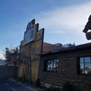 a view of the outside of a restaurant