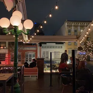 Upstairs rooftop ambiance on a gorgeous evening