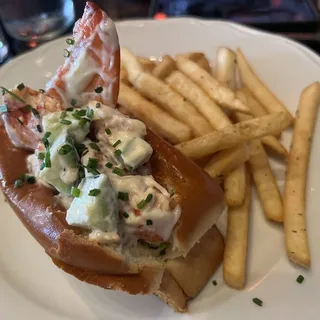 MAINE LOBSTER ROLL