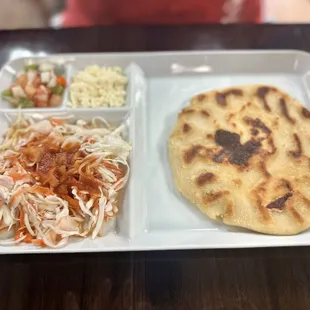 Pupusa Con Quesillo O Chicharron