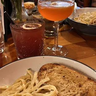 Alfredo pasta with garlic bread, &quot;picture it&quot; cocktail, &amp; &quot;suit up&quot; cocktail