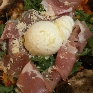 Prosciutto e Burrata Pizza