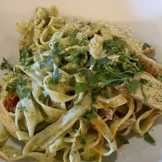 Green Pesto Fettuccine