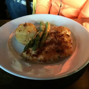 Erie fish with asparagus