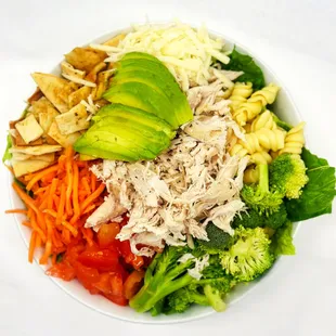 HAPPY NEW YEAR  Are you ready for your fitness journey this 2025?! This huge Cali Salad  might be what you are looking for to keep yo