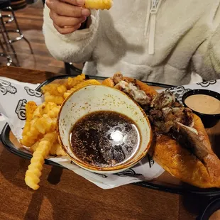 Prime rib dip and fries