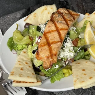 Greek Salad with Salmon - Lite