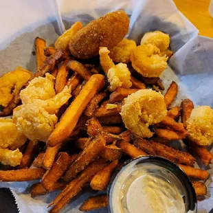 a basket of fried food
