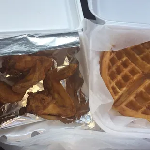 My sister took me here today, it was really good. REALLY good waffle. Will be here again and going to try the turkey burger