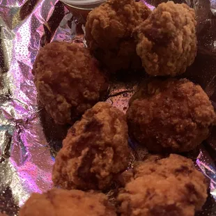 fried chicken nuggies and dipping sauce