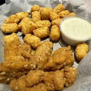 Boneless wings (garlic parmesan ) and tater tots