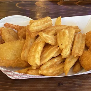 Fish &amp; Shrimp (1 Fish, 3 Shrimp) with Hushpuppies