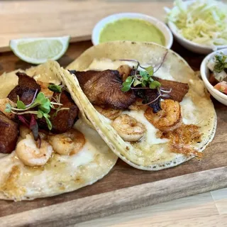 Tacos Perrones de Camaron y Pescado Tijuanense