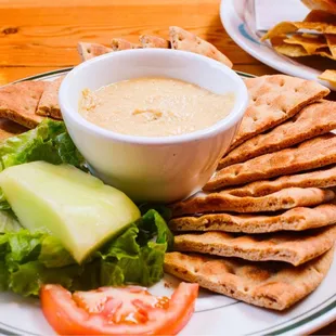 Hummus and pita chips