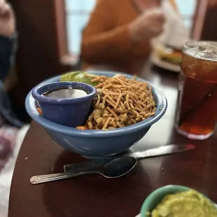 Garlic chicken salad with feta