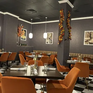 sushi and sashimi, interior