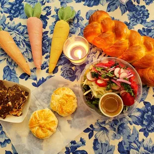 Chocolate Toffee Matzah w/pistachios, challah, potato knishes, Shaved fennel, radishes, strawberries, greens &amp; pomegranate vinaigrette