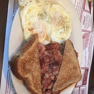 Corned beef hash &amp; eggs