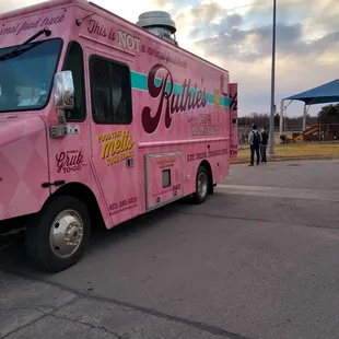 Look at this pretty good truck!