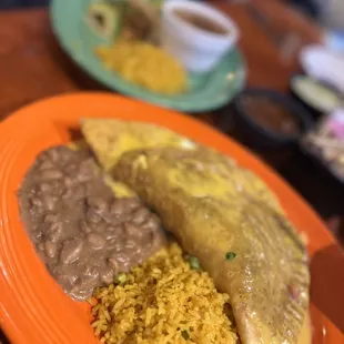 a plate of mexican food