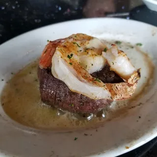 PETITE FILET & SHRIMP*