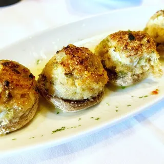 MUSHROOMS STUFFED WITH CRABMEAT