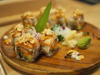 Rice N Roll Bistro