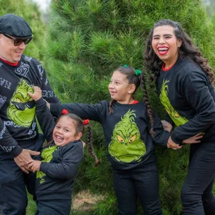 Holiday Christmas tree farm family session
