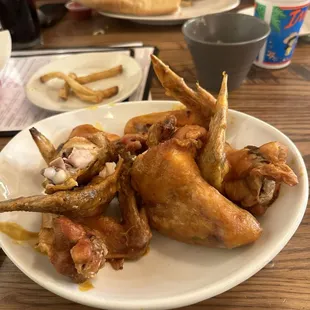 Half a dozen chicken wings with Carolina barbecue sauce, highly recommend this!