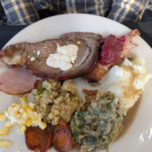 Thanksgiving brunch buffet