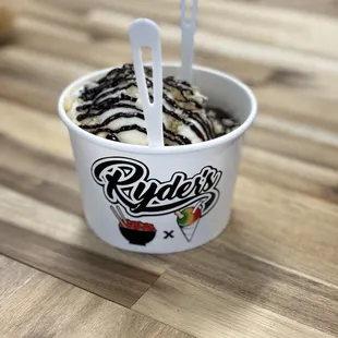 Kulolo Sundae, warm Kulolo on your choice of ice cream!  Yessssah!