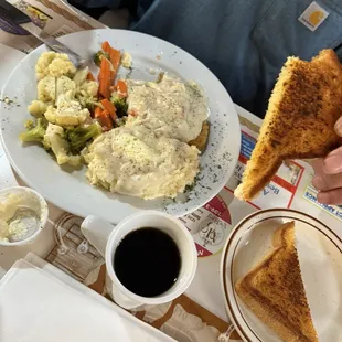 Chicken Fried Steak, mashed potatoes, steamed vegetables and Texas toast