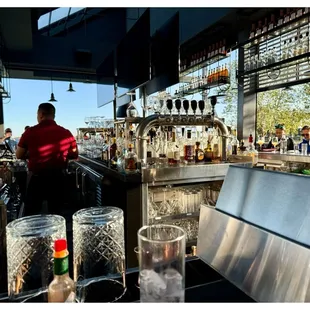 Outside Bar
