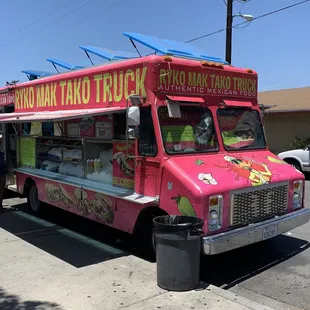 If you miss this truck, I'm sorry for your vision.