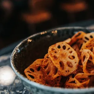 Rak bua
Crispy Lotus root with house special power.