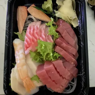 Deluxe Sashimi (18 pieces)