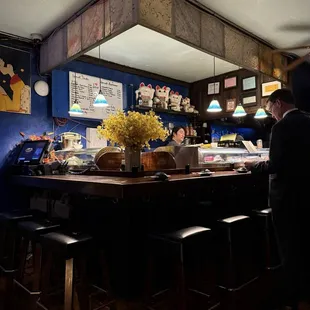 sushi and sashimi, interior