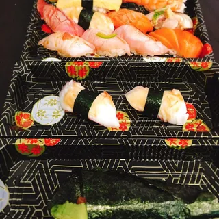 Sake (Salmon) Hand Roll