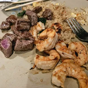 Steak and shrimp. The steak was tender. The shrimp was also very good. Well seasoned and delicious.