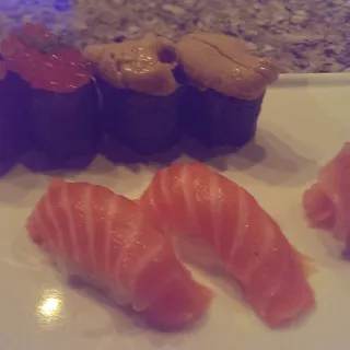 Salmon Nigiri