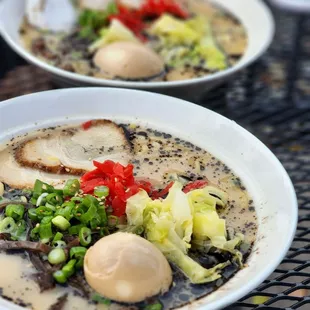 Black garlic oil ramen