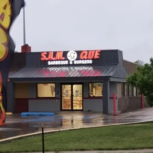 BBQ doesn't stop for the rain!